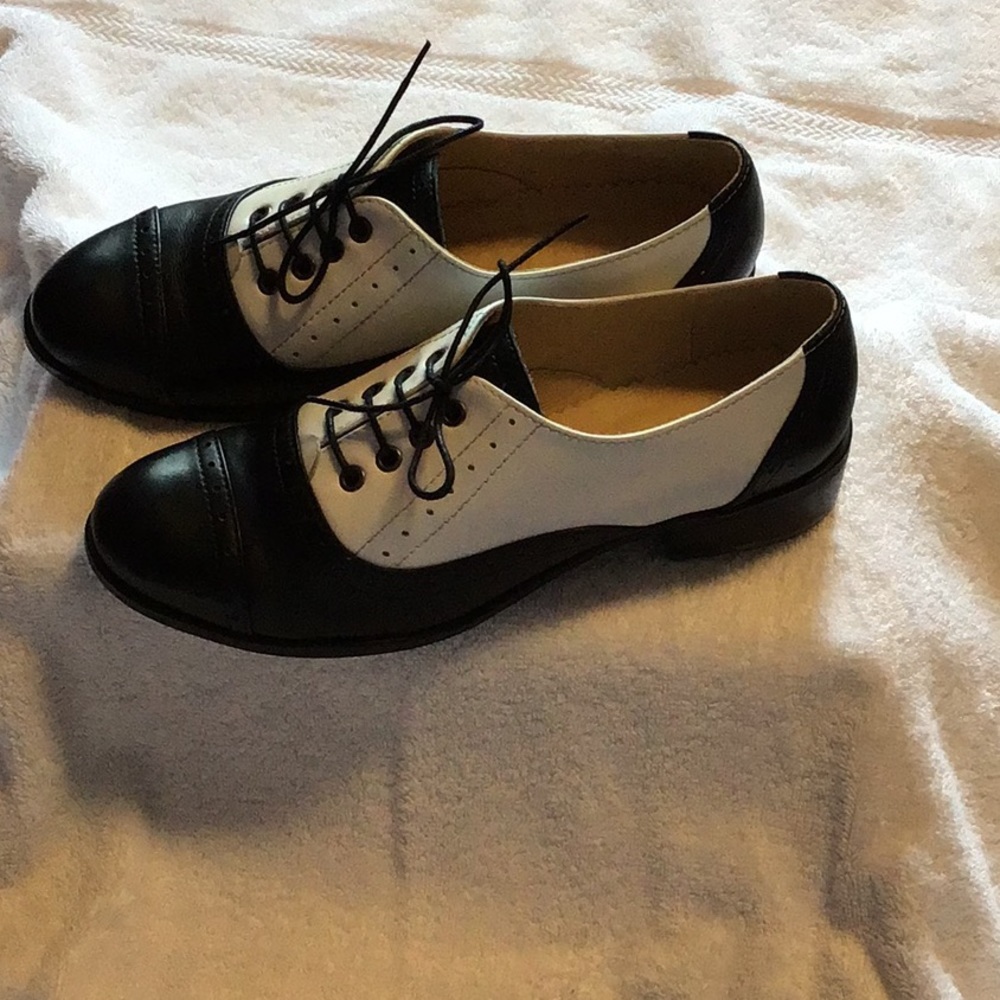 Shoes - Picture 3 of 5